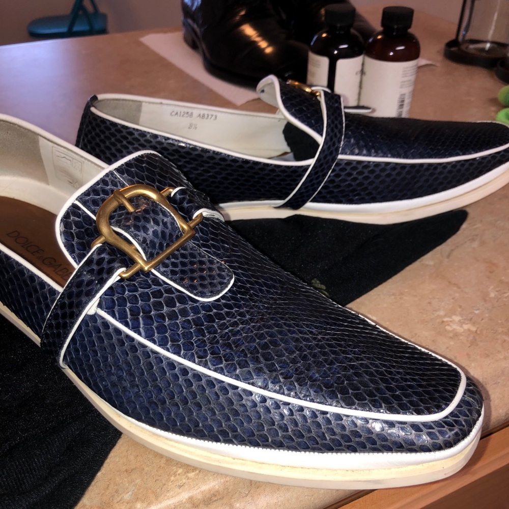 Remarkable Dolce and Gabanna snakeskin loafers